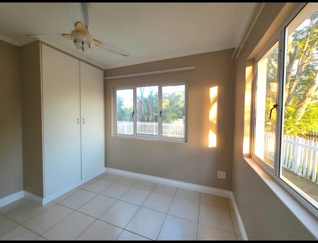 2 BEDROOM APARTMENT TO LET IN BALLITO CENTRAL